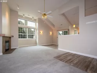 Photo #6: 22664118 Listing