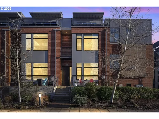 MLS: 22664247 Condo For Sale