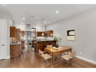 Photo #2: 22664247 Listing