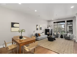 Photo #3: 22664247 Listing