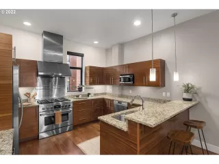 Photo #4: 22664247 Listing