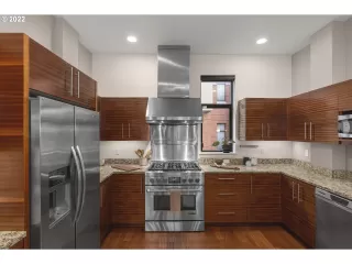 Photo #5: 22664247 Listing