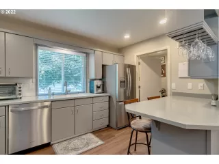 Photo #5: 22664306 Listing