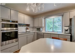 Photo #6: 22664306 Listing