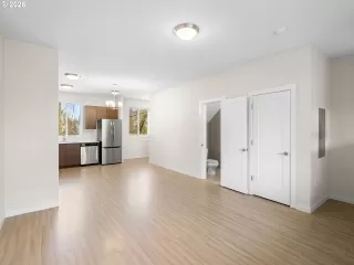 Photo #3: 226656803 Listing 