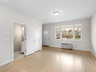 Photo #4: 226656803 Listing 