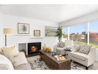 Photo #4: 22666454 Listing