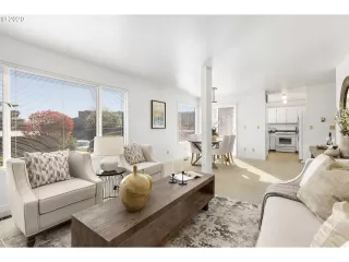 Photo #5: 22666454 Listing