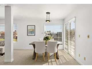 Photo #6: 22666454 Listing