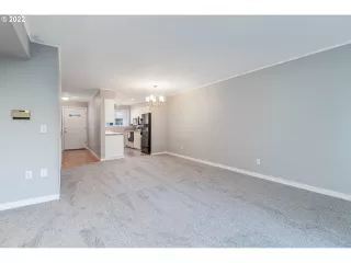 Photo #6: 22666903 Listing