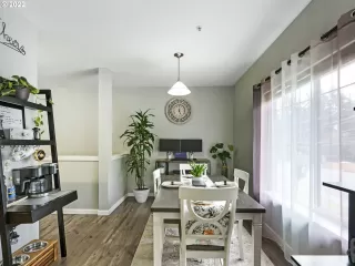 Photo #5: 22667611 Listing