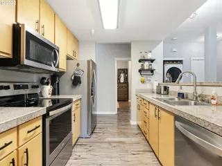 Photo #6: 22667611 Listing