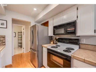 Photo #5: 22667699 Listing