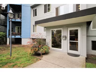 Photo #2: 22668199 Listing