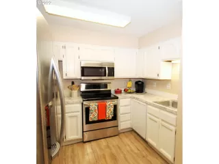 Photo #4: 22668199 Listing