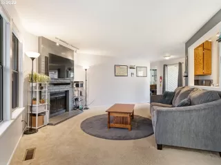 Photo #5: 22668426 Listing