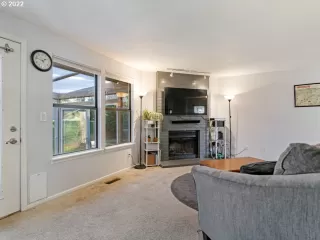 Photo #6: 22668426 Listing