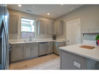 Photo #3: 22668880 Listing