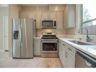 Photo #4: 22668880 Listing