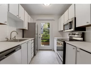 Photo #4: 22669164 Listing