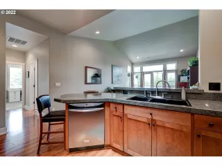 Photo #5: 22669220 Listing 