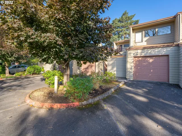 MLS: 22669583 Condo For Sale