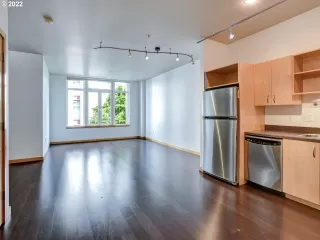 Photo #5: 22670221 Listing