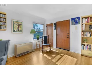 Photo #3: 22670392 Listing