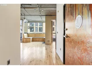 Photo #5: 22671062 Listing