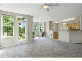 Photo #4: 22671112 Listing