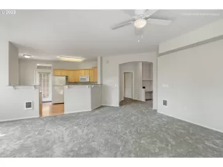 Photo #5: 22671112 Listing