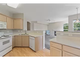 Photo #6: 22671112 Listing