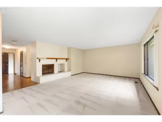 Photo #5: 22671407 Listing