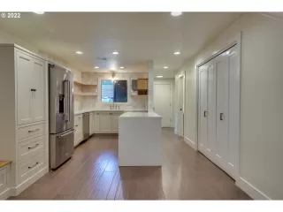 Photo #5: 22671472 Listing 