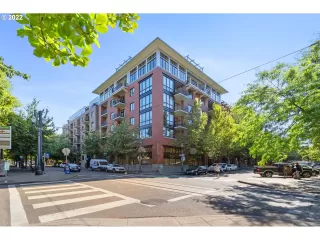 Photo #5: 22671599 Listing