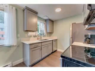 Photo #4: 22671814 Listing