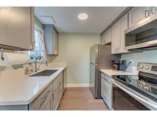 Photo #6: 22671814 Listing