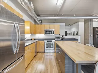 Photo #5: 22672150 Listing