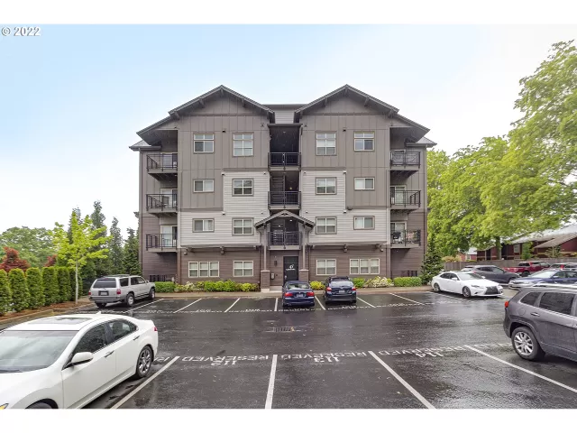 MLS: 22672354 Condo For Sale