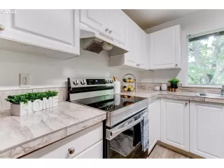 Photo #5: 22673208 Listing 