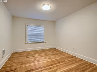 Photo #5: 22673438 Listing