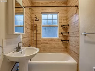 Photo #6: 22673438 Listing