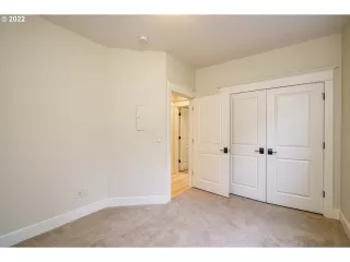 Photo #5: 22673557 Listing