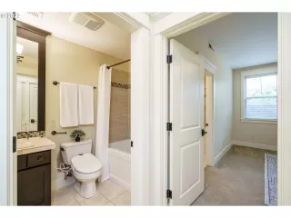 Photo #6: 22673557 Listing