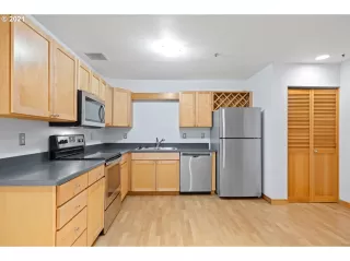 Photo #4: 22673876 Listing