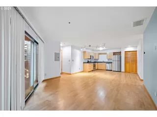 Photo #5: 22673876 Listing