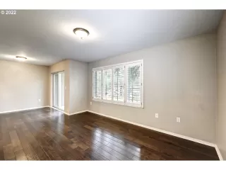 Photo #4: 22673976 Listing