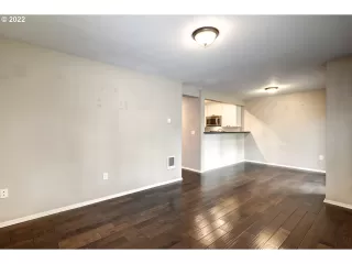 Photo #5: 22673976 Listing