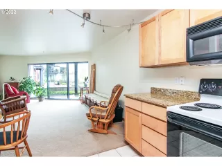 Photo #5: 22674408 Listing