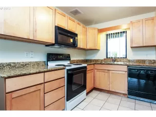 Photo #6: 22674408 Listing